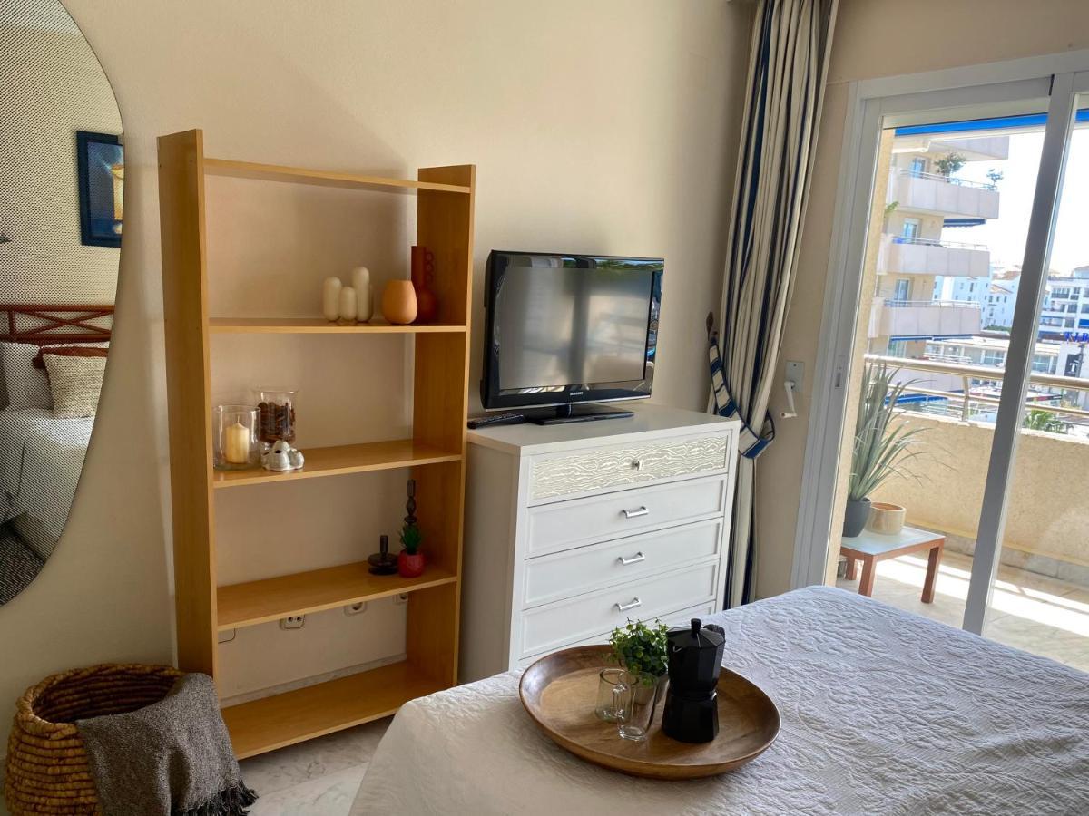 Exclusive Puerto Banus Beach Apartment Free Parking Wifi & Swimming Pool マルベーリャ エクステリア 写真