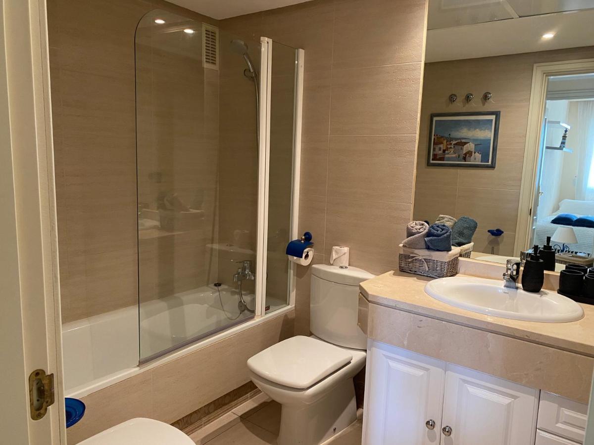 Exclusive Puerto Banus Beach Apartment Free Parking Wifi & Swimming Pool マルベーリャ エクステリア 写真