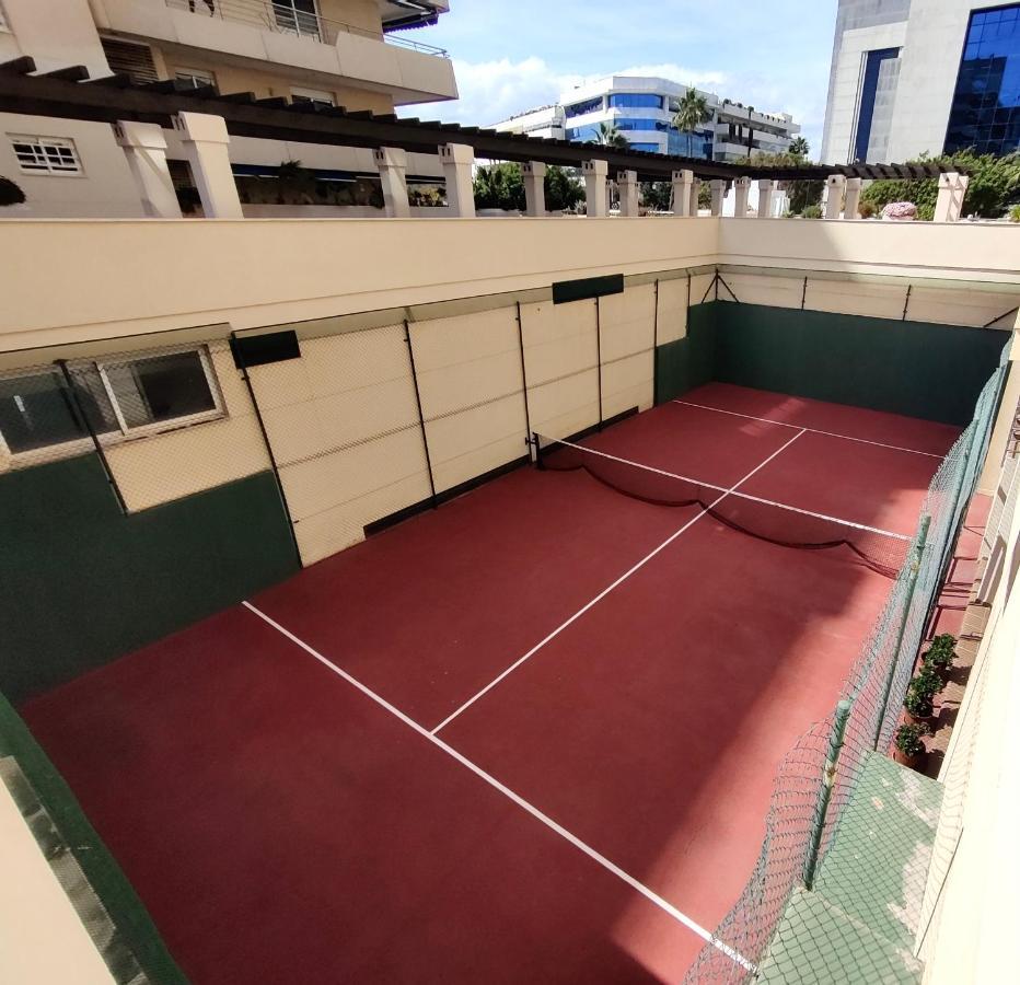 Exclusive Puerto Banus Beach Apartment Free Parking Wifi & Swimming Pool マルベーリャ エクステリア 写真