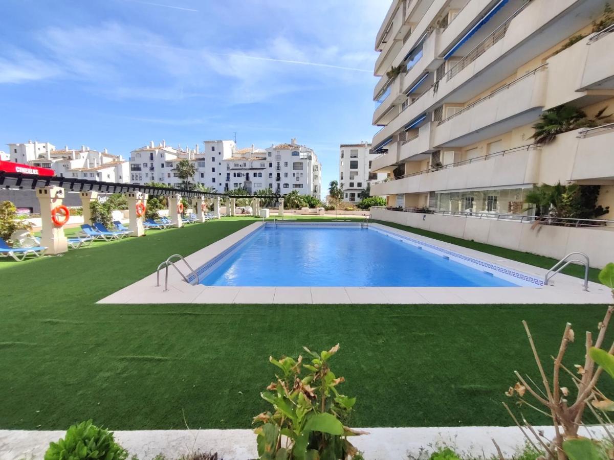 Exclusive Puerto Banus Beach Apartment Free Parking Wifi & Swimming Pool マルベーリャ エクステリア 写真